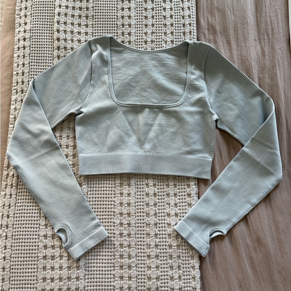 NEW OQQ Light Gray Ribbed Long Sleeve‎ Crop Top